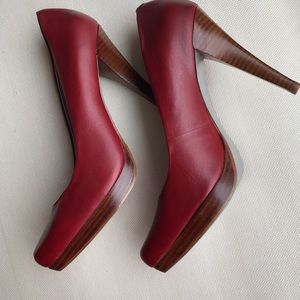 Jessica Simpson Square TOE PUMP